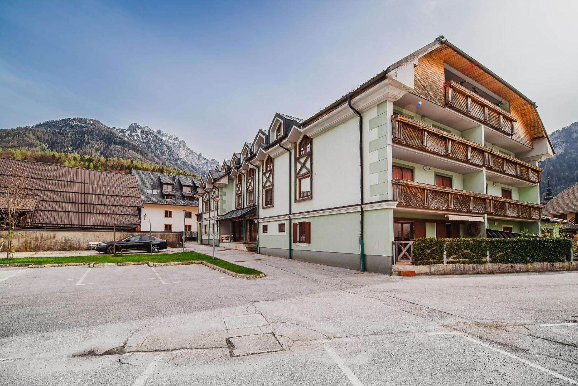 Apartments Slavec With Free Onsite Parking Kranjska Gora Exterior photo