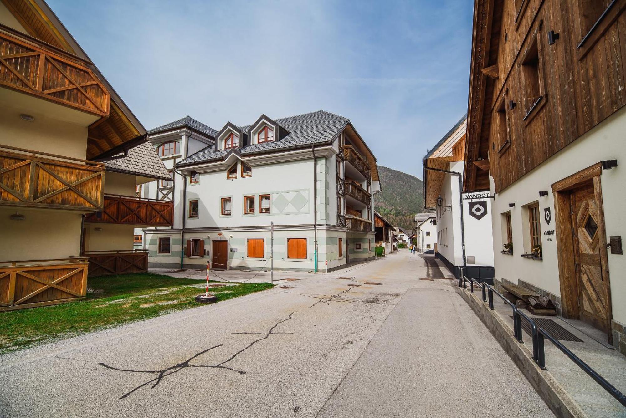 Apartments Slavec With Free Onsite Parking Kranjska Gora Exterior photo